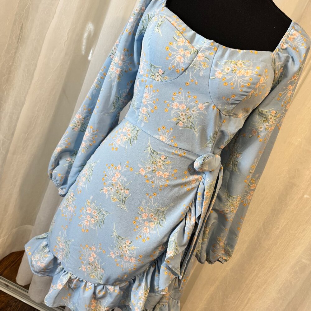 Beautiful Baby Blue Floral Dress - Picture 2 of 6